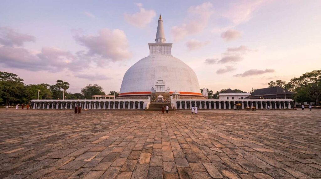 Ruwanweliseya Stupa